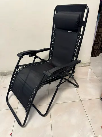 FOLDABLE RELAXING CHAIR