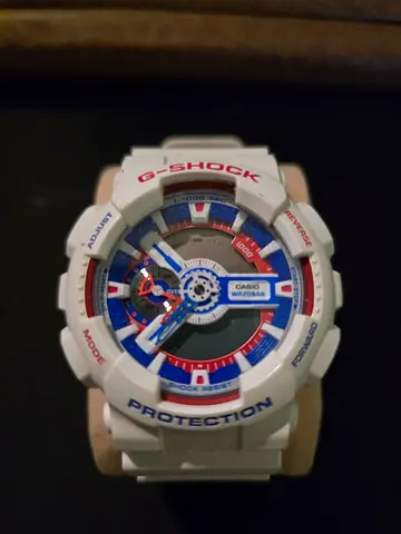 Casio G-Shock GA-110TR-7A - White tricolour Original