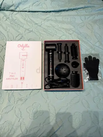 7-in-1 Hot Air Styler Hair Dryer Brush - lightly used, complete kit