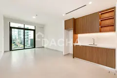 Low Floor | Branded Living | Community View