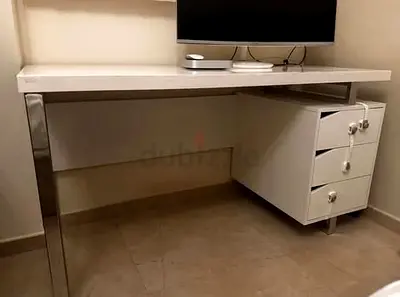 Computer desk