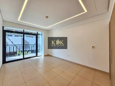 Spacious Studio | Unfurnished | Fitted Kitchen