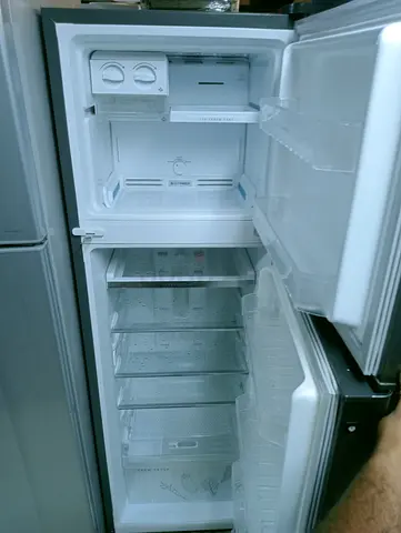Whirlpool Refrigerator 300 liters