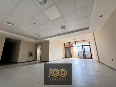 اول ساكن | غرفتين ماستر وصالة | غرفة خادمة | غرفة غسيل | 4 بلكونات | تكييف مركزي وغاز مركزي | باركينج