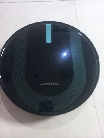 Robot vacuum cleaner