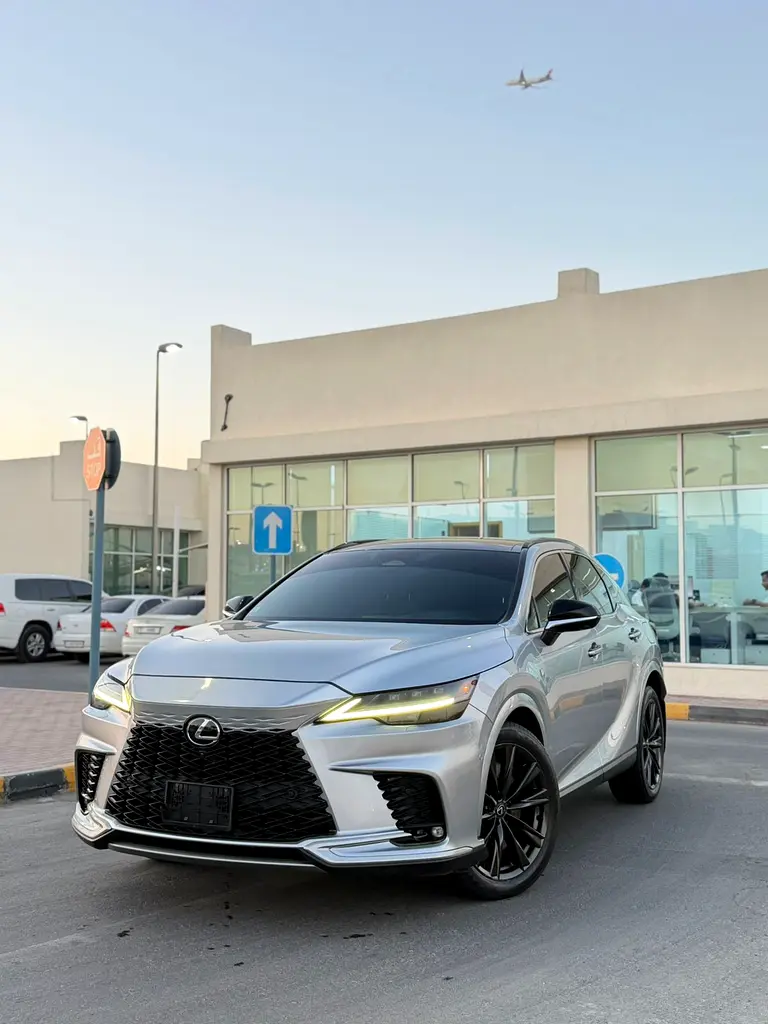 Lexus RX-Series 2023 — photo 1 of 20