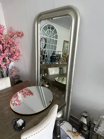 Long Mirror