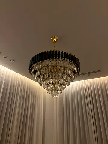 Crystal tiered chandelier - great condition