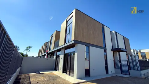 Park-Front Elegance | Elite 4BR Mudon Villa