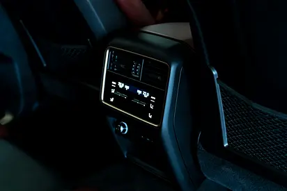 2024 Porsche CAYENNE — миниатюра 16
