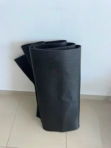 Black non-slip exercise/yoga mat - new
