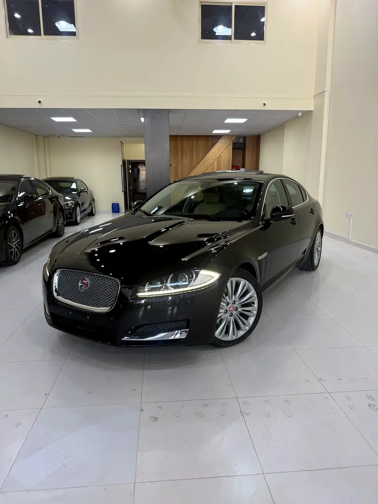 Jaguar XF 2014 — photo 1 of 20