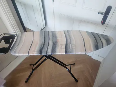 Ironing Board with Iron Rest – Excellent Condition