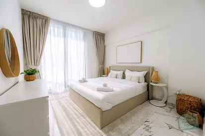 Stylish Beachside 1BR | Beach Access | Pool, Gym & Dedicated Workspace