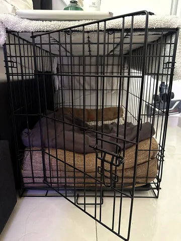 Medium Metal Dog Crate for Sale  - Good Condition