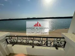 Villa for sale directly on the sea