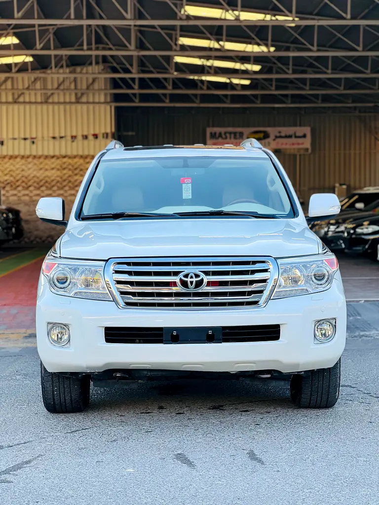 Toyota Land Cruiser 2014 — photo 1 of 15