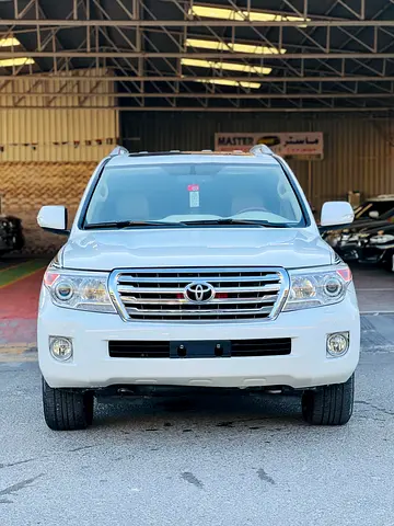 Toyota Land Cruiser GXR 2014 GCC Specs