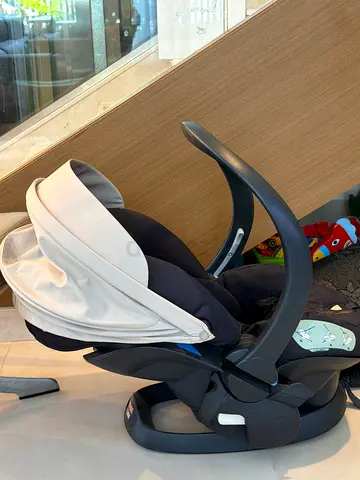Baby car seat