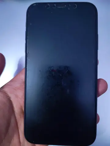 Used iPhone 11 in very good condition without box