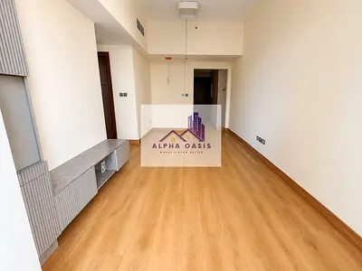 VACANT/ HUGE LAYOUT/ PRIME LOCATION