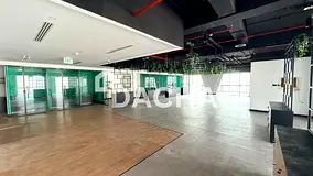 Vacant | Fully Fitted | SZR View