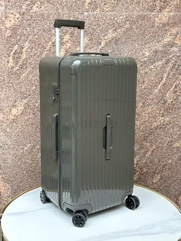 Rimowa Essential Trunk suitcase