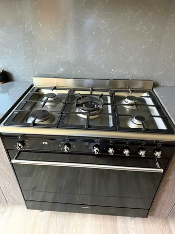 Model Smeg Italian Top 5 Burner Gas Down Oven Electric Cooker Range Size 90 cm