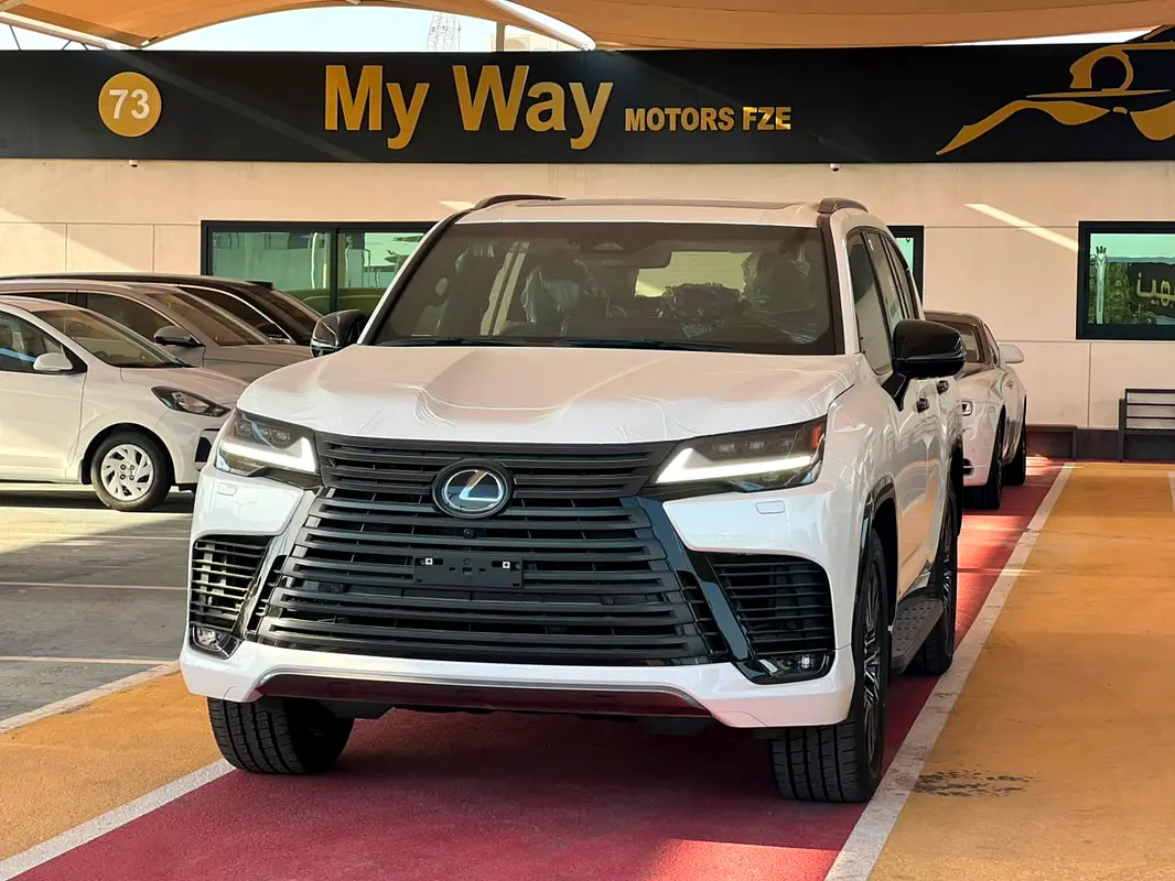 Lexus LX-Series 2025 — photo 1 of 18