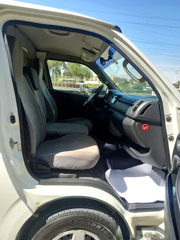 2016 Toyota HIACE — фото 8