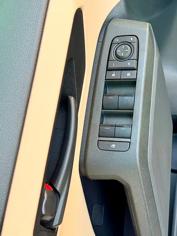 2026 Toyota RAV 4 — фото 9