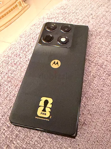 Motorola razr fold  FIFA decal