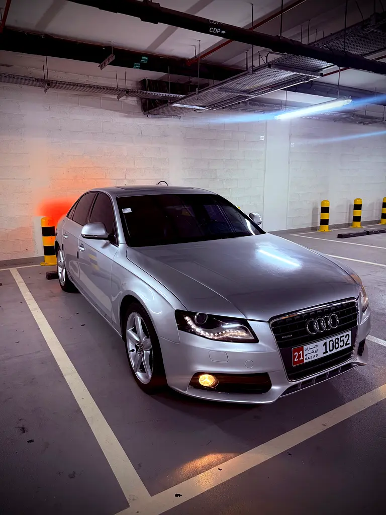Audi A4 2010 — photo 1 of 9