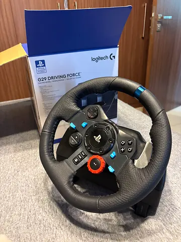 Logitech G29 Driving Force Racing Wheel (like new, PS compatible)