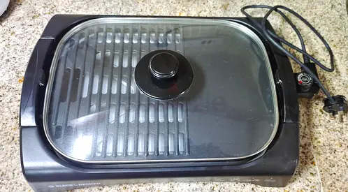 Black  Decker Electric Grill with Glass Lid