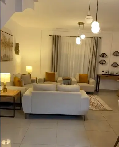 Spacious 3br villa | Double Row | Book Now