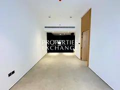 1BR Apartment + Dressing + Laundry Room | Spacious