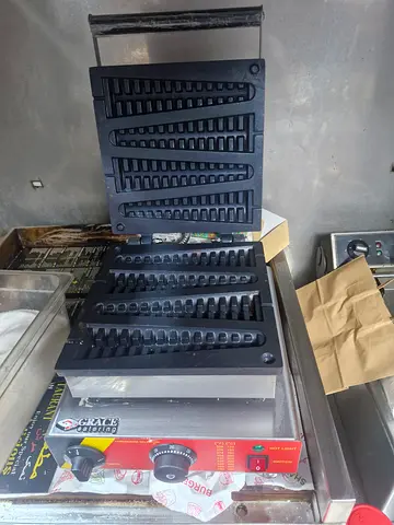 Waffle maker- like brand new