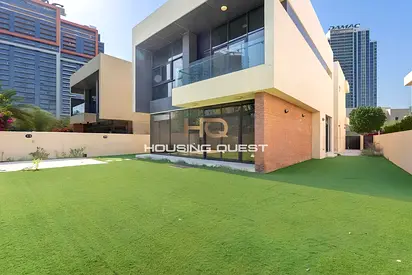 Single Row | Large Plot | Ready to Move in