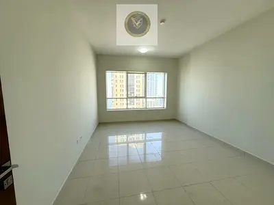 شقة 3 غرف وصالة بالخان مع إطلالة بحرية وتكييف مجاني وغرفة خادمة وجيم ومسبح وباركينغ أوتوماتيك