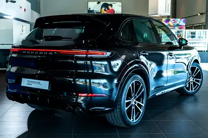 2024 Porsche CAYENNE 照片 2