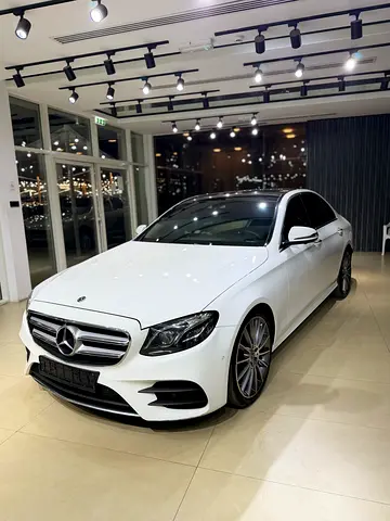 2019 Mercedes-BENZ E-CLASS 缩略图 3