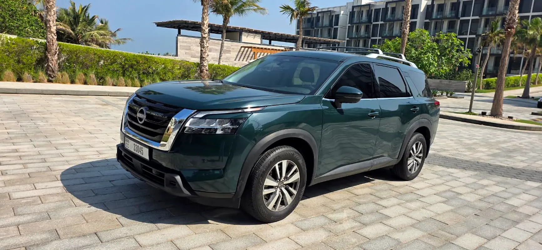 Nissan Pathfinder 2025 — photo 1 of 15