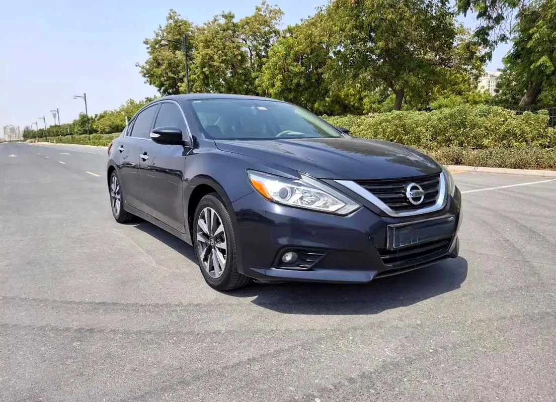Nissan Altima 2017 — photo 1 of 11