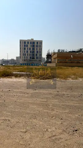 للبيع أرض تجارية سكنية مميزة في منطقة مويلح التجارية، الخيار الأول للمستثمرين والعائلات. تمتع بموقع استراتيجي وعائد استثماري مضمون في واحدة من أكثر ال