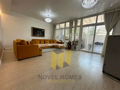 FURNISHED | 3 BR - OPEN PLAN KITCHEN | SINGLE ROW