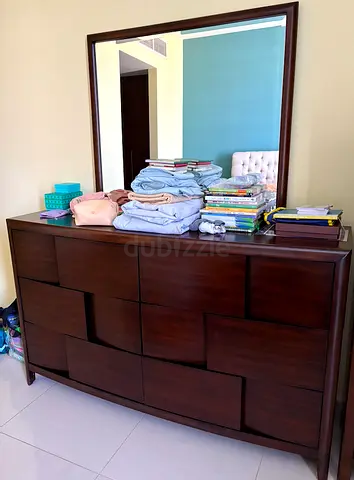 Beautiful 4-Piece Bedroom Furniture Set – Dark Wood Dresser, Chest  Nightstands - 1,000 AED