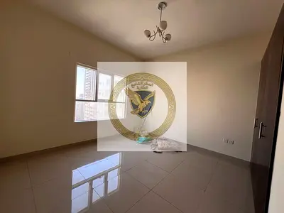 شقة غرفة وصالة للإيجار السنوي في أبو شغارة الشارقة بمساحات واسعة وإطلالة مفتوحة ومطبخ متطور وخزائن حائط وصيانة مجانية وموقع حيوي قريب من الخدمات العائ