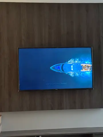 Samsung 43” Smart TV — Full HD | Excellent Condition | MOVING SALE — AED 799
