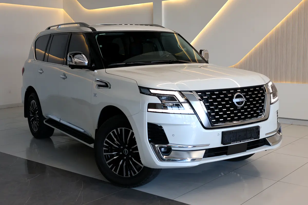 Nissan Patrol 2024 — photo 1 of 20